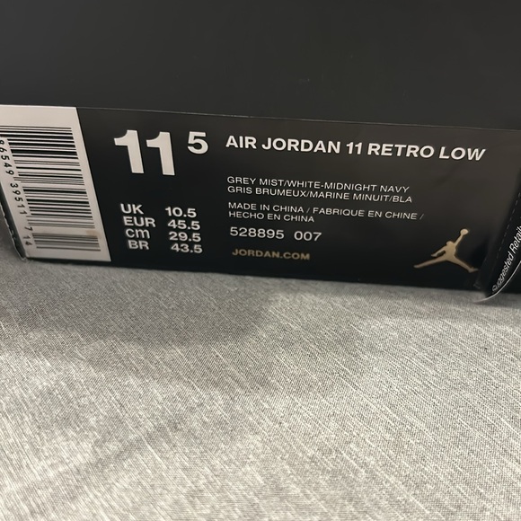 Air Jordan 11 Retro Low - Picture 5 of 7